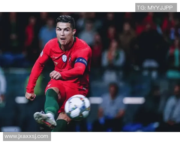 足球巨星综艺首秀畅谈赛场内外故事点燃观众热情