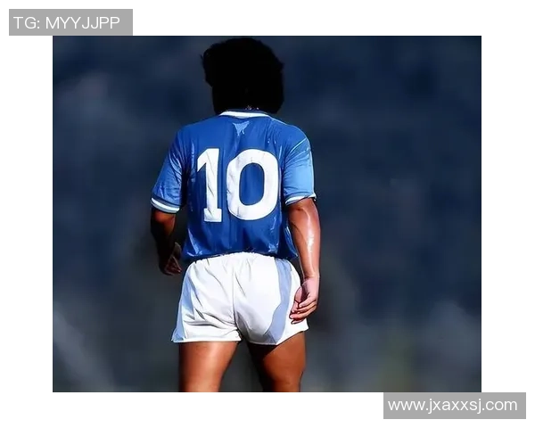 五大足球巨星与他们的传奇球衣号码背后的故事